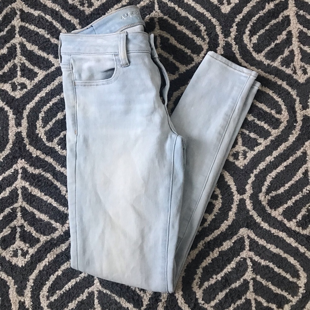 Light Wash AE Jeggings